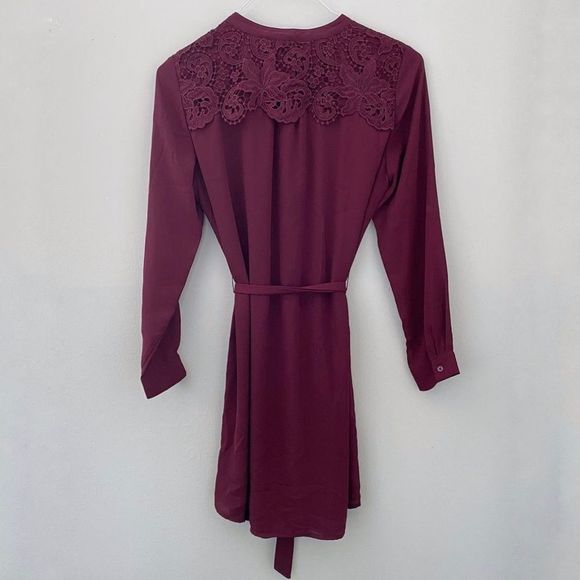 Banana Republic Factory shirt dress with lace details at the shoulders and back - Picture 7 of 7